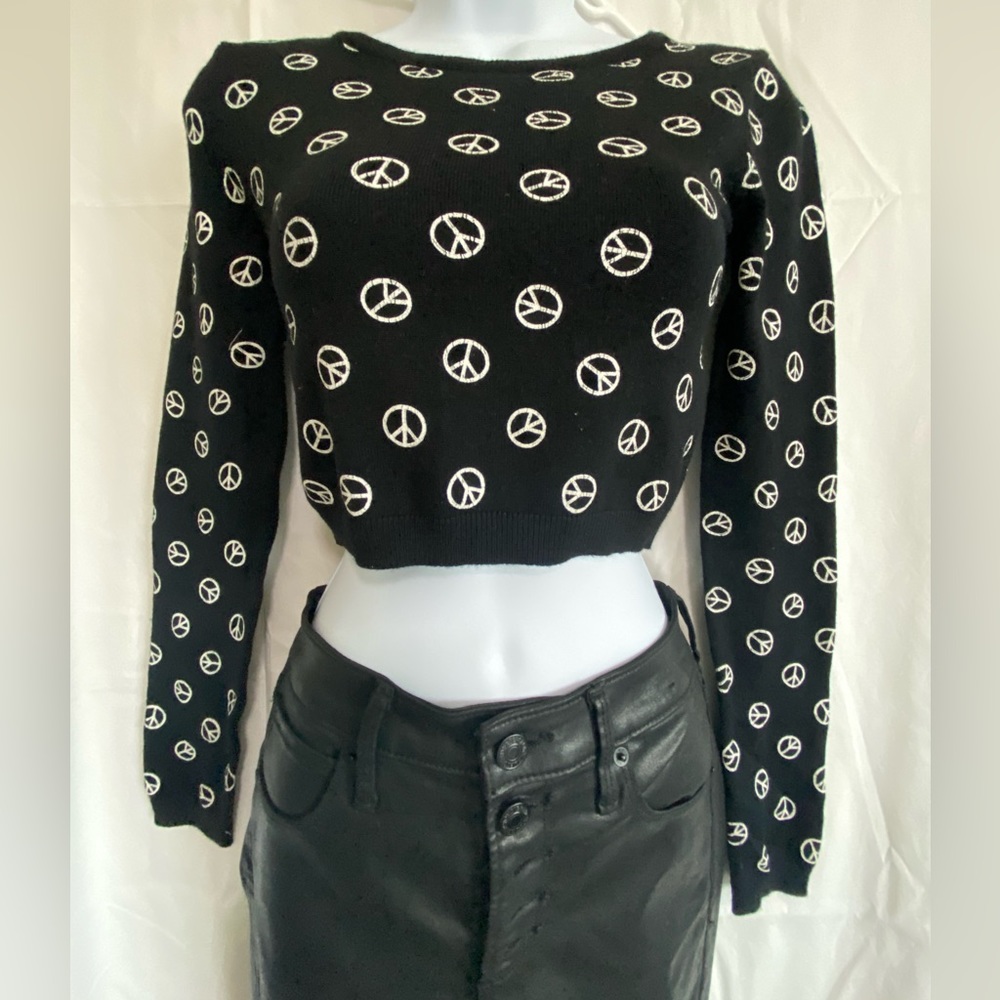Black crop top